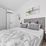 S&v By Interhome Willa