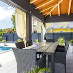 S&v By Interhome Willa