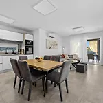 S&v By Interhome Pula