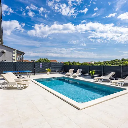 S&v By Interhome Villa Pula