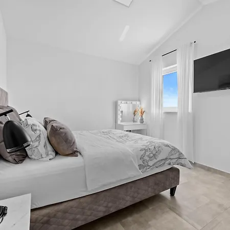S&v By Interhome *