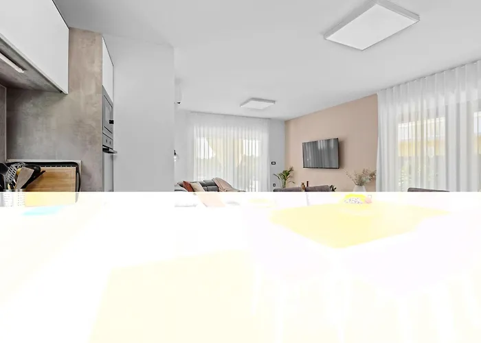 S&v By Interhome * 풀라